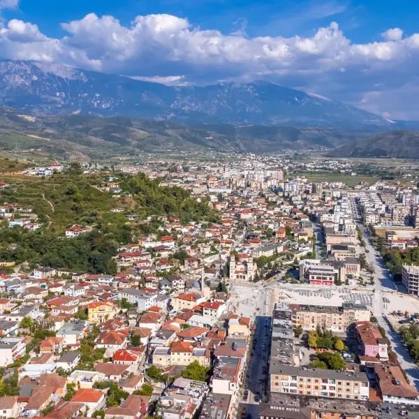 אלבניה: חופשת חלומות בין חופים זהובים ונופים הרריים מדהימים!