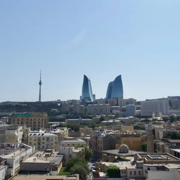 גלו את אזרבייג'ן: הרפתקאות בקווקז וחופים קסומים עם נגיעות מזרחיות