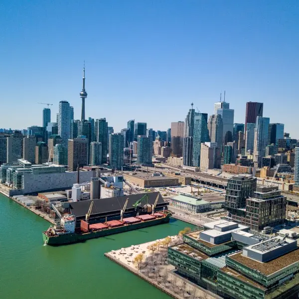 גולת הכותרת של קנדה: טורונטו מחכה להרפתקה שלכם!