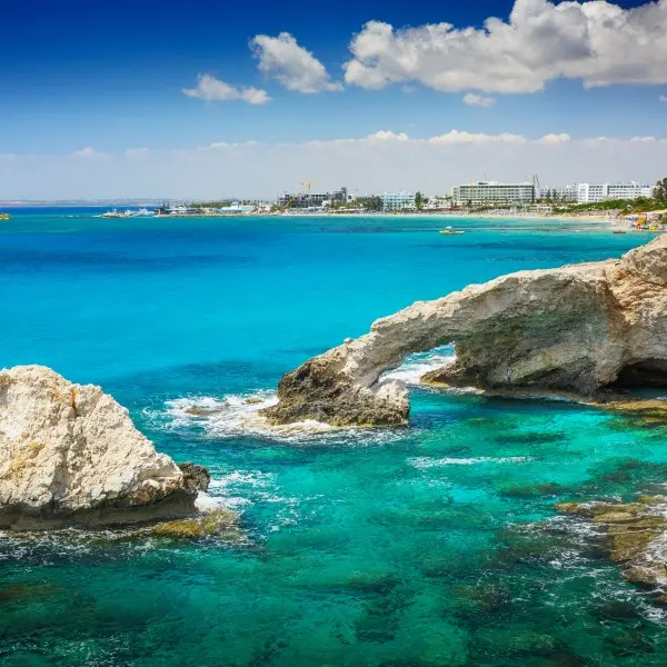 איה נאפה - היעד המושלם לחופים, בילויים והרפתקאות!