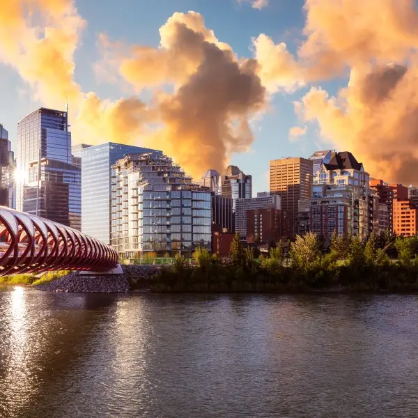 תגלו את קלגרי – השער המרהיב אל הרי הרוקי הקנדיים!