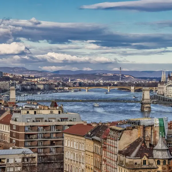 בואו לגלות את הקסם של בודפשט - הפנינה של אירופה!