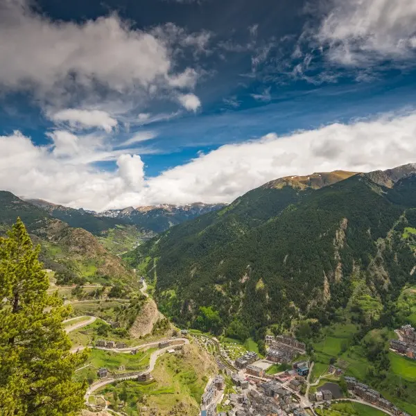 גלו את קסם הפירנאים בנסיכות אנדורה - חוויות בלתי נשכחות!