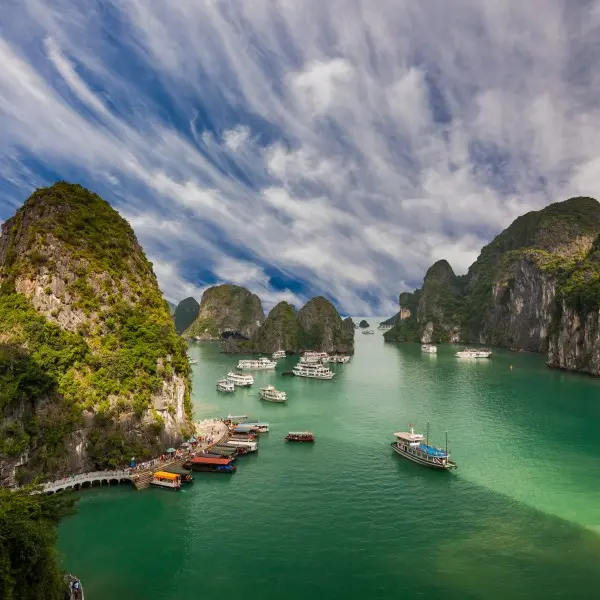 מופלאות האלונג ביי: חוויית טבע מרהיבה בוייטנאם