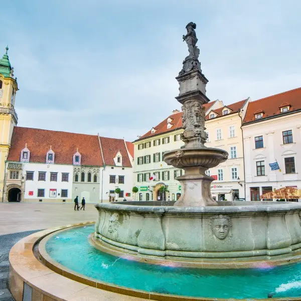 גלו את סלובקיה: אוצר אירופי נסתר שמחכה להתגלות!