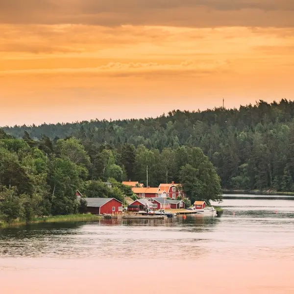 גלו את שוודיה המופלאה – טיול קסום בין אגמים ונופי הצפון