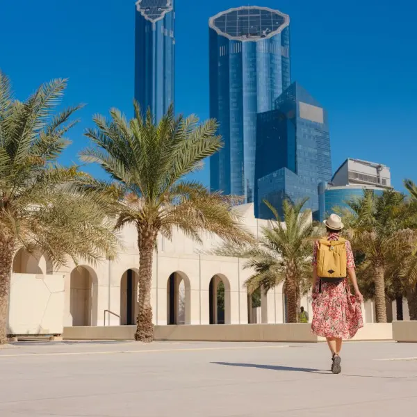 גלה את הקסם הנסתר של אבו דאבי - פנינת המפרץ!